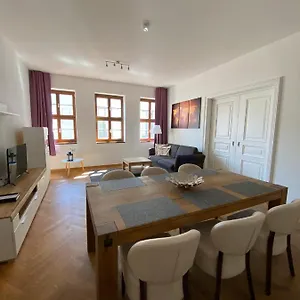 https://grosszugiges-apartment-mit-blick-zur-frauenkirche.dresdenhotels.net